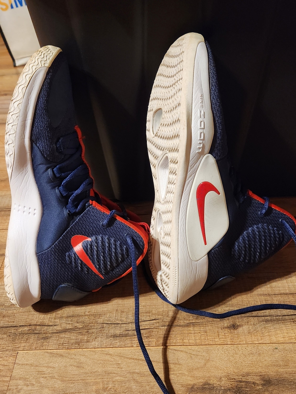 Nike HyperDunks! - Picture 3 of 6